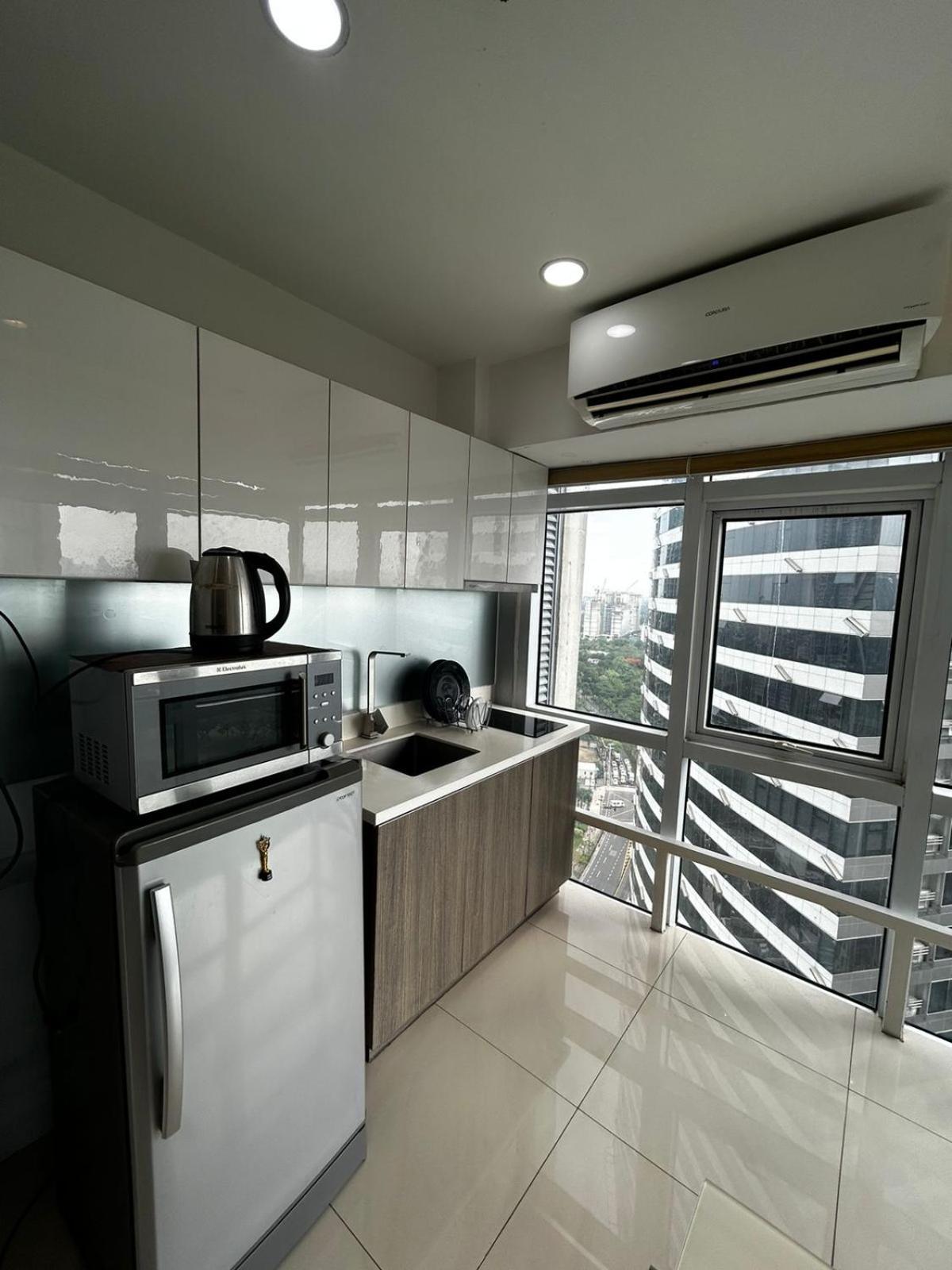 Oasis Regency @ Fort Victoria Bgc Taguig Bagian luar foto