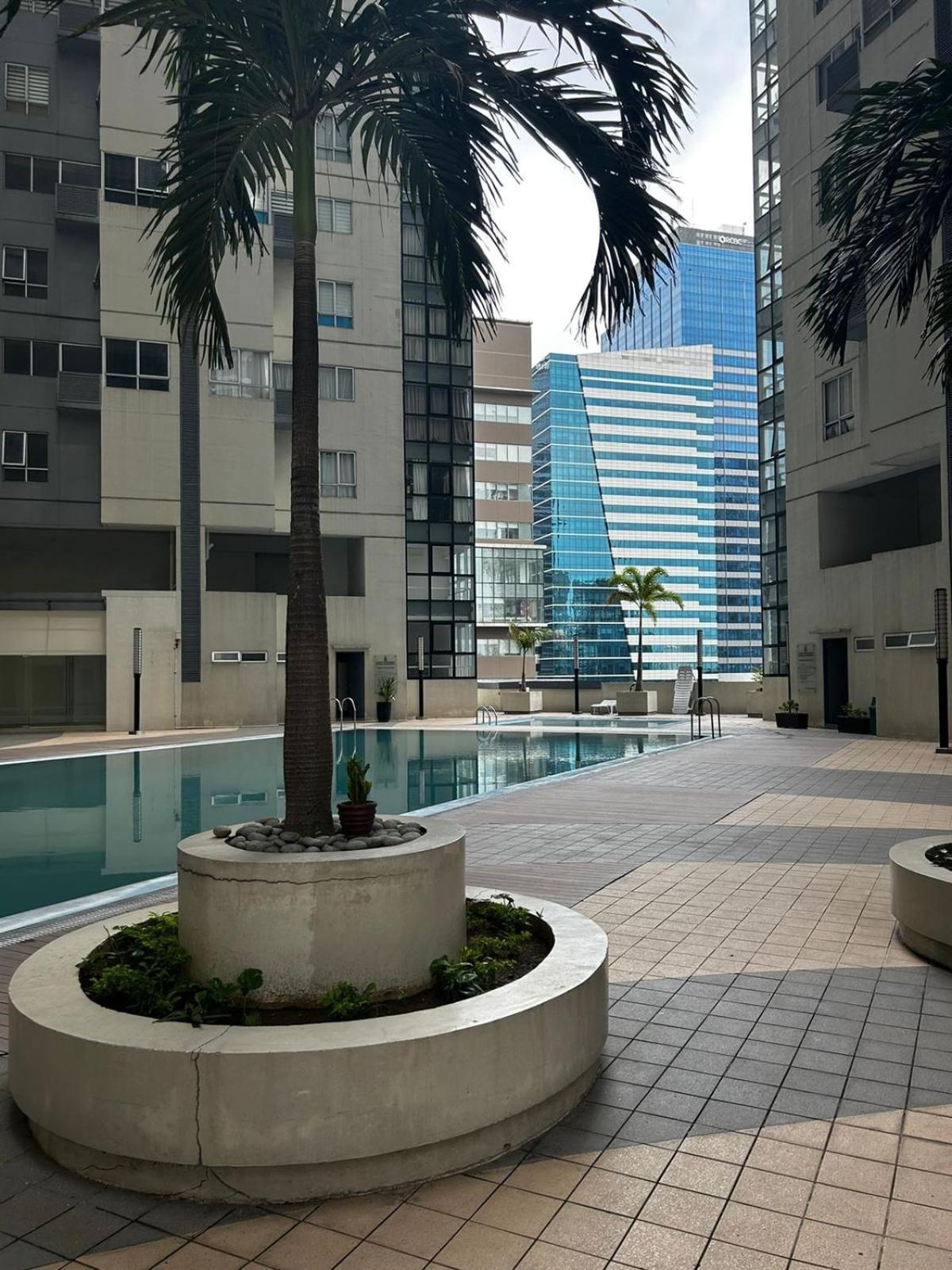 Oasis Regency @ Fort Victoria Bgc Taguig Bagian luar foto