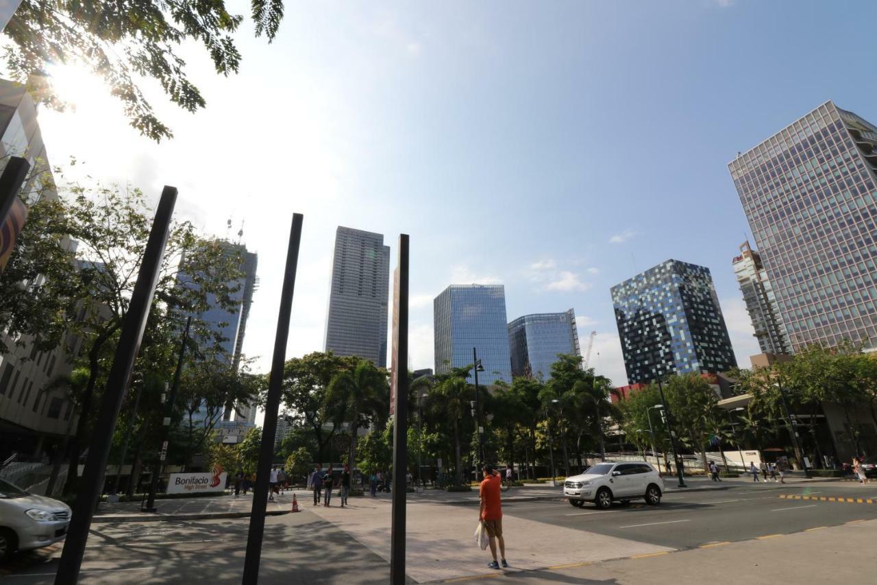 Oasis Regency @ Fort Victoria Bgc Taguig Bagian luar foto