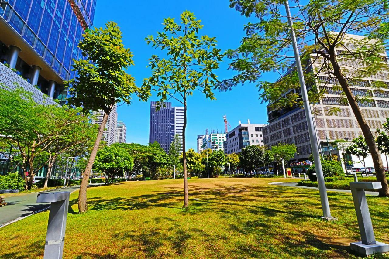Oasis Regency @ Fort Victoria Bgc Taguig Bagian luar foto