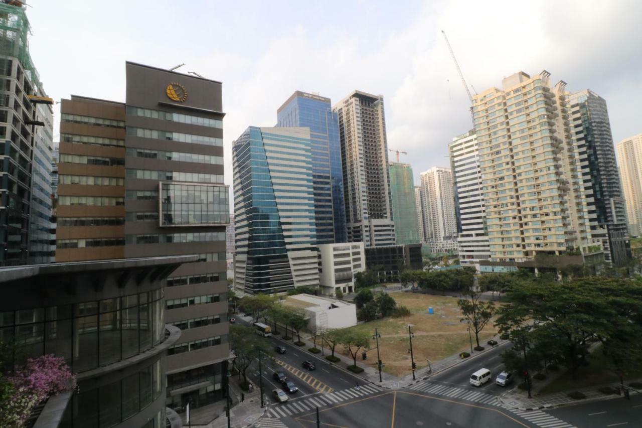Oasis Regency @ Fort Victoria Bgc Taguig Bagian luar foto